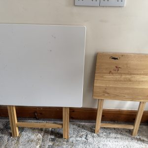 Tables that can be folded flat