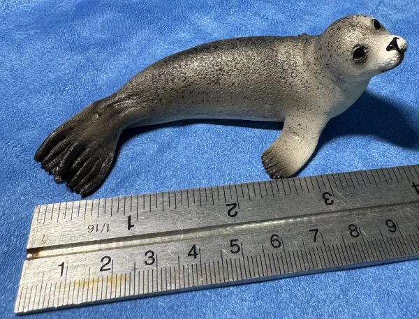 Schleich second hand Seal baby